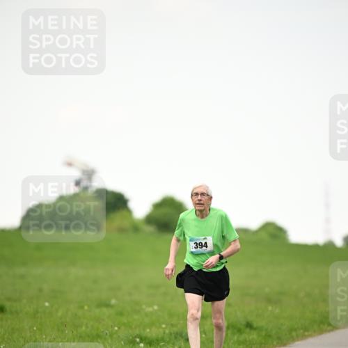 10.05.2026 - 8. Wedeler Halbmarathon Dr. Thomas Lammeyer http://msf.ph/oto/9715619 10.05.2026 12:28:59 Laufen 394 meine-sportfotos.de