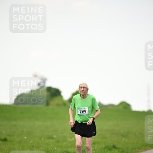 10.05.2026 - 8. Wedeler Halbmarathon Dr. Thomas Lammeyer http://msf.ph/oto/9715625 10.05.2026 12:29:00 Laufen 394 meine-sportfotos.de