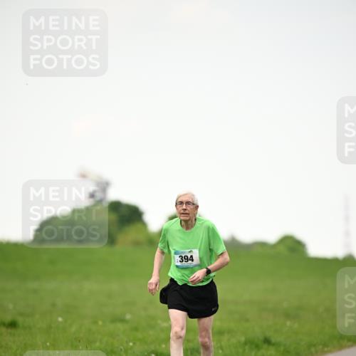 10.05.2026 - 8. Wedeler Halbmarathon Dr. Thomas Lammeyer http://msf.ph/oto/9715627 10.05.2026 12:29:00 Laufen 394 meine-sportfotos.de