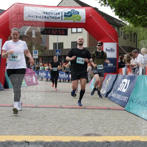 10.05.2026 - 8. Wedeler Halbmarathon Yannick Fuchs http://msf.ph/oto/9715635 10.05.2026 11:32:55 Ziel 661, 936, 2168, 2176, 2223, 2242 meine-sportfotos.de