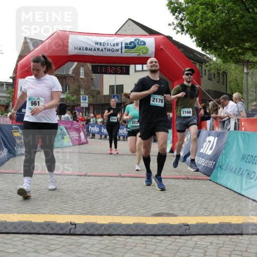 10.05.2026 - 8. Wedeler Halbmarathon Yannick Fuchs http://msf.ph/oto/9715644 10.05.2026 11:32:55 Ziel 661, 936, 2168, 2176, 2223, 2242 meine-sportfotos.de