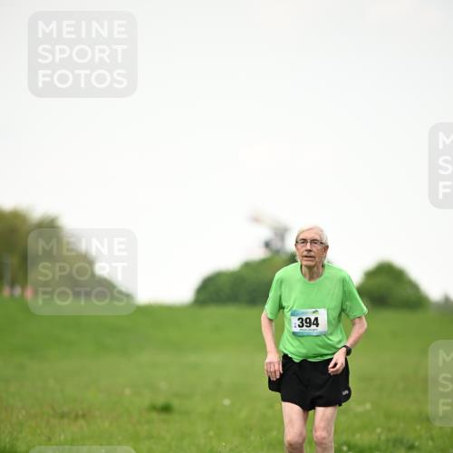 10.05.2026 - 8. Wedeler Halbmarathon Dr. Thomas Lammeyer http://msf.ph/oto/9715647 10.05.2026 12:29:02 Laufen 394 meine-sportfotos.de