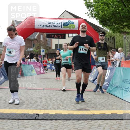 10.05.2026 - 8. Wedeler Halbmarathon Yannick Fuchs http://msf.ph/oto/9715648 10.05.2026 11:32:56 Ziel 661, 936, 2168, 2176, 2223, 2242 meine-sportfotos.de