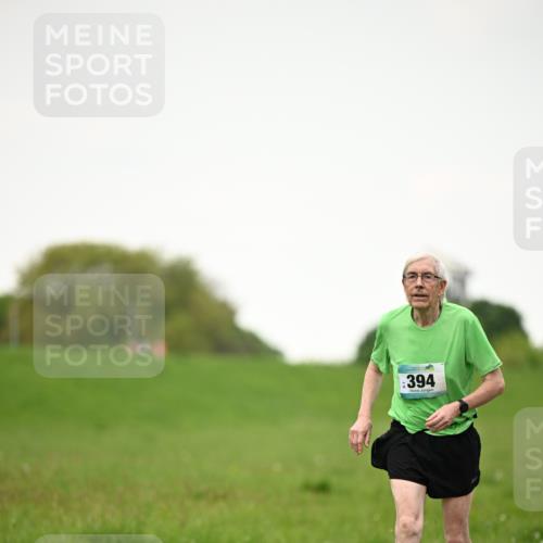 10.05.2026 - 8. Wedeler Halbmarathon Dr. Thomas Lammeyer http://msf.ph/oto/9715659 10.05.2026 12:29:03 Laufen 394 meine-sportfotos.de