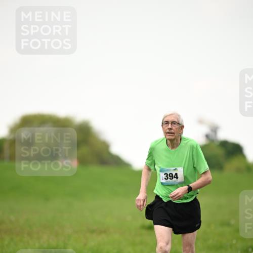 10.05.2026 - 8. Wedeler Halbmarathon Dr. Thomas Lammeyer http://msf.ph/oto/9715666 10.05.2026 12:29:03 Laufen 394 meine-sportfotos.de