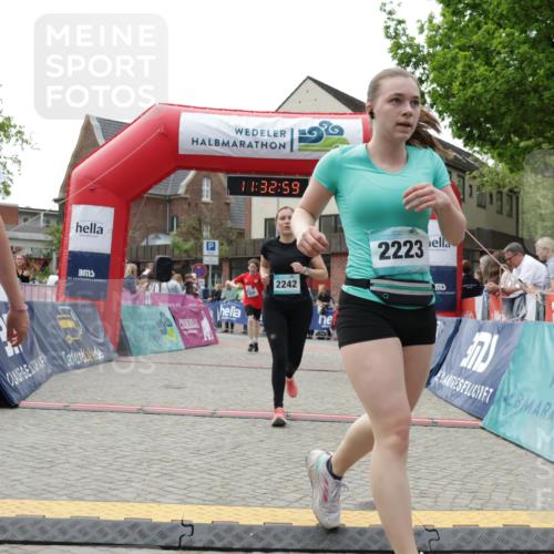 10.05.2026 - 8. Wedeler Halbmarathon Yannick Fuchs http://msf.ph/oto/9715670 10.05.2026 11:32:57 Ziel 661, 936, 2168, 2176, 2223, 2242 meine-sportfotos.de