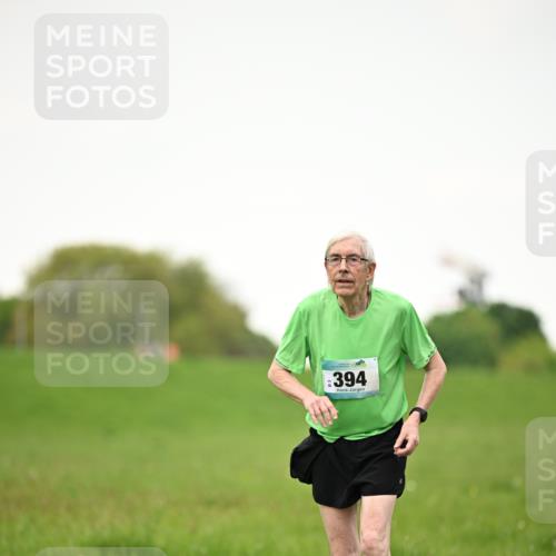 10.05.2026 - 8. Wedeler Halbmarathon Dr. Thomas Lammeyer http://msf.ph/oto/9715671 10.05.2026 12:29:04 Laufen 394 meine-sportfotos.de