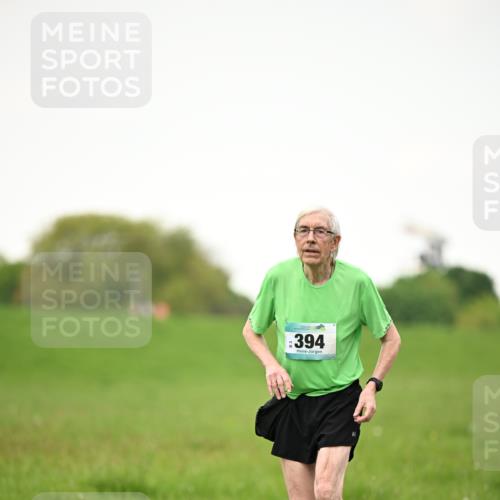 10.05.2026 - 8. Wedeler Halbmarathon Dr. Thomas Lammeyer http://msf.ph/oto/9715673 10.05.2026 12:29:04 Laufen 394 meine-sportfotos.de