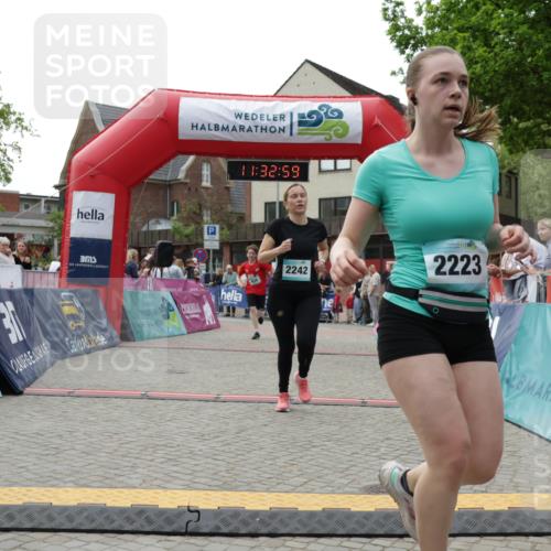 10.05.2026 - 8. Wedeler Halbmarathon Yannick Fuchs http://msf.ph/oto/9715674 10.05.2026 11:32:57 Ziel 661, 936, 2168, 2176, 2223, 2242 meine-sportfotos.de