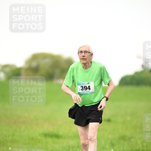 10.05.2026 - 8. Wedeler Halbmarathon Dr. Thomas Lammeyer http://msf.ph/oto/9715679 10.05.2026 12:29:05 Laufen 394 meine-sportfotos.de