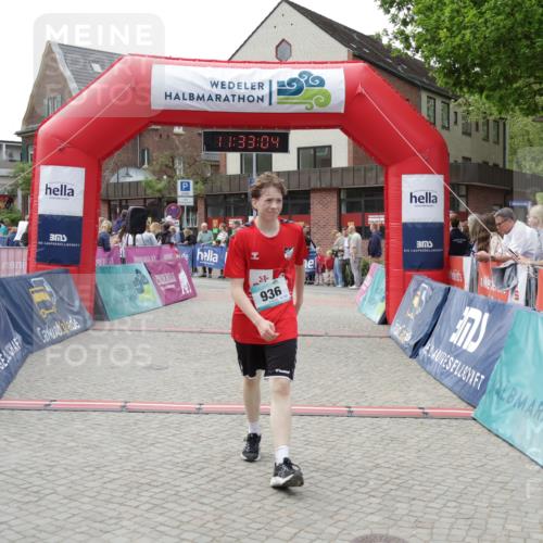 10.05.2026 - 8. Wedeler Halbmarathon Yannick Fuchs http://msf.ph/oto/9715700 10.05.2026 11:33:02 Ziel 936 meine-sportfotos.de