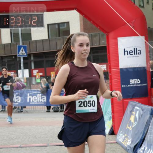 10.05.2026 - 8. Wedeler Halbmarathon Yannick Fuchs http://msf.ph/oto/9715733 10.05.2026 11:33:10 Ziel 2050, 2107, 2118, 2195 meine-sportfotos.de