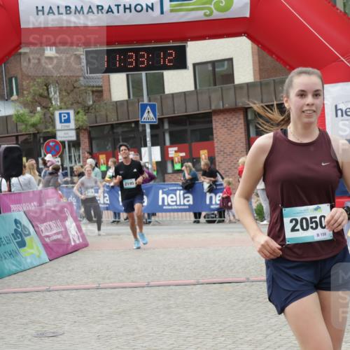 10.05.2026 - 8. Wedeler Halbmarathon Yannick Fuchs http://msf.ph/oto/9715738 10.05.2026 11:33:10 Ziel 2050, 2107, 2118, 2195 meine-sportfotos.de