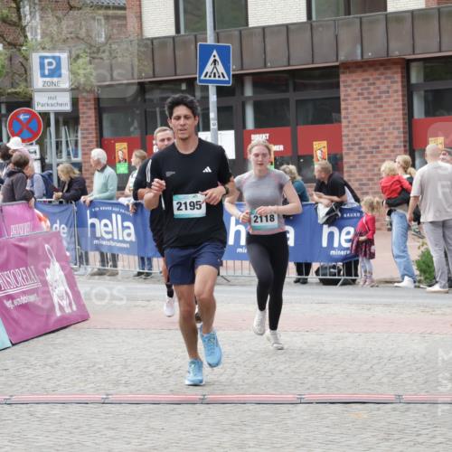 10.05.2026 - 8. Wedeler Halbmarathon Yannick Fuchs http://msf.ph/oto/9715741 10.05.2026 11:33:12 Ziel 742, 2050, 2107, 2118, 2128, 2195 meine-sportfotos.de