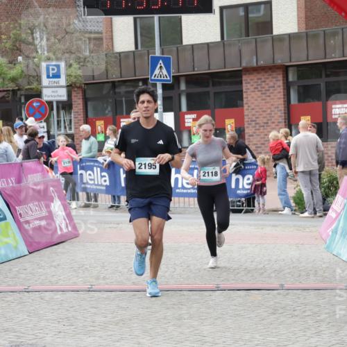 10.05.2026 - 8. Wedeler Halbmarathon Yannick Fuchs http://msf.ph/oto/9715748 10.05.2026 11:33:12 Ziel 742, 2050, 2107, 2118, 2128, 2195 meine-sportfotos.de