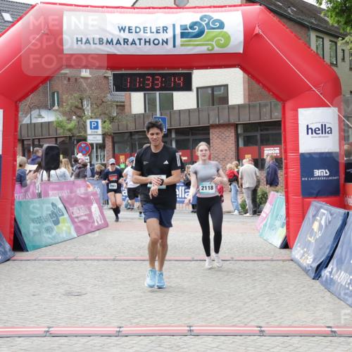 10.05.2026 - 8. Wedeler Halbmarathon Yannick Fuchs http://msf.ph/oto/9715762 10.05.2026 11:33:13 Ziel 742, 2050, 2107, 2118, 2128, 2195 meine-sportfotos.de