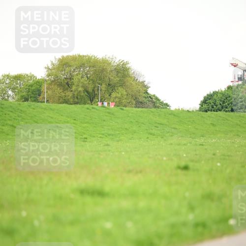 10.05.2026 - 8. Wedeler Halbmarathon Dr. Thomas Lammeyer http://msf.ph/oto/9715767 10.05.2026 12:29:26 Laufen  meine-sportfotos.de