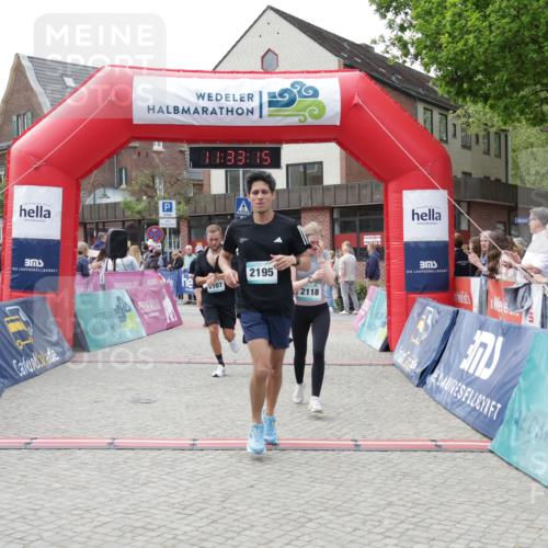 10.05.2026 - 8. Wedeler Halbmarathon Yannick Fuchs http://msf.ph/oto/9715776 10.05.2026 11:33:14 Ziel 742, 2107, 2118, 2128, 2195 meine-sportfotos.de