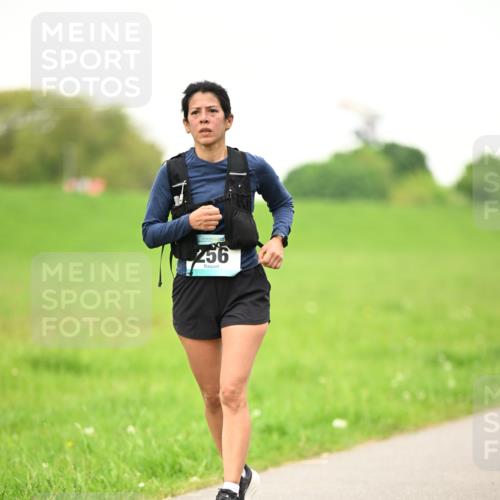 10.05.2026 - 8. Wedeler Halbmarathon Dr. Thomas Lammeyer http://msf.ph/oto/9715781 10.05.2026 12:29:30 Laufen 256 meine-sportfotos.de
