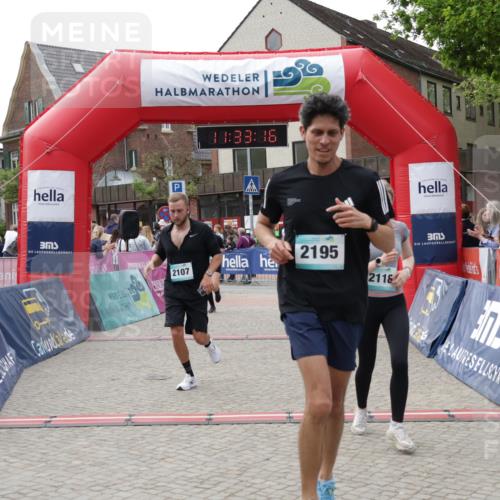 10.05.2026 - 8. Wedeler Halbmarathon Yannick Fuchs http://msf.ph/oto/9715782 10.05.2026 11:33:14 Ziel 742, 2107, 2118, 2128, 2195 meine-sportfotos.de