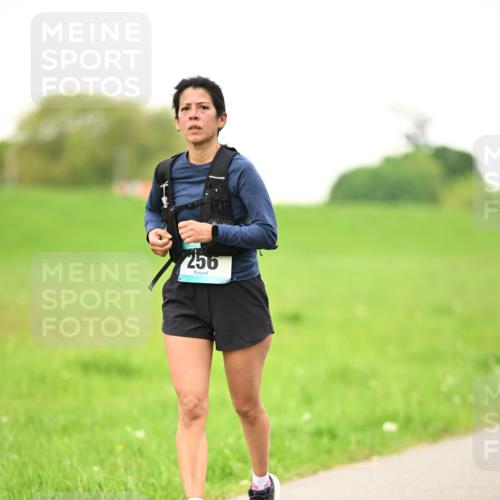 10.05.2026 - 8. Wedeler Halbmarathon Dr. Thomas Lammeyer http://msf.ph/oto/9715786 10.05.2026 12:29:30 Laufen 256 meine-sportfotos.de