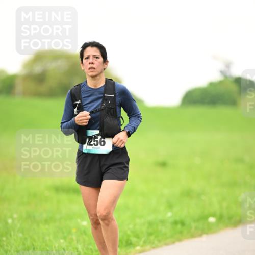 10.05.2026 - 8. Wedeler Halbmarathon Dr. Thomas Lammeyer http://msf.ph/oto/9715789 10.05.2026 12:29:31 Laufen 256 meine-sportfotos.de