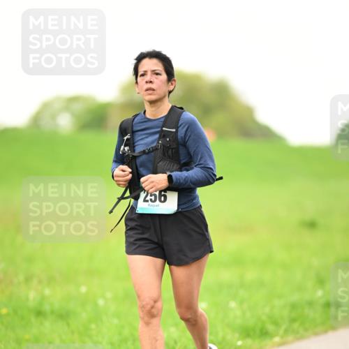 10.05.2026 - 8. Wedeler Halbmarathon Dr. Thomas Lammeyer http://msf.ph/oto/9715795 10.05.2026 12:29:31 Laufen 256 meine-sportfotos.de