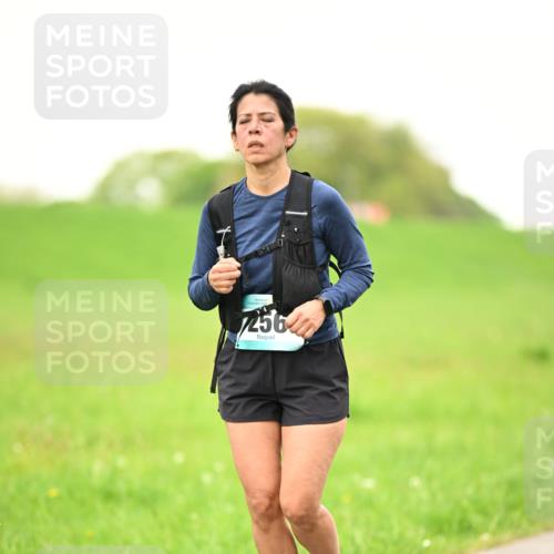 10.05.2026 - 8. Wedeler Halbmarathon Dr. Thomas Lammeyer http://msf.ph/oto/9715797 10.05.2026 12:29:31 Laufen 256 meine-sportfotos.de