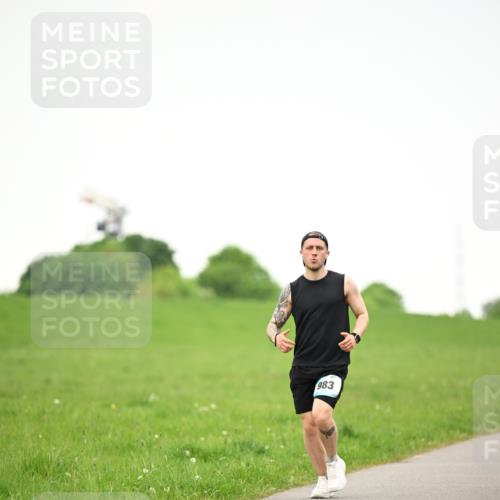 10.05.2026 - 8. Wedeler Halbmarathon Dr. Thomas Lammeyer http://msf.ph/oto/9715804 10.05.2026 12:30:02 Laufen 983 meine-sportfotos.de