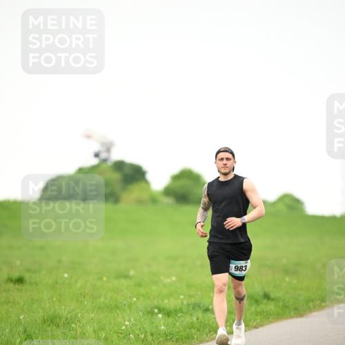 10.05.2026 - 8. Wedeler Halbmarathon Dr. Thomas Lammeyer http://msf.ph/oto/9715808 10.05.2026 12:30:02 Laufen 983 meine-sportfotos.de