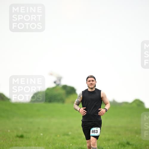 10.05.2026 - 8. Wedeler Halbmarathon Dr. Thomas Lammeyer http://msf.ph/oto/9715823 10.05.2026 12:30:03 Laufen 983 meine-sportfotos.de