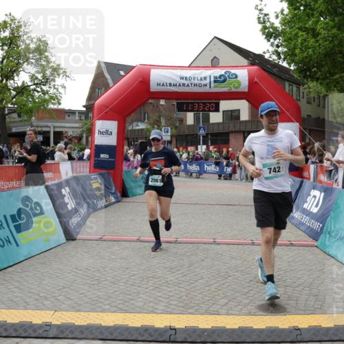 10.05.2026 - 8. Wedeler Halbmarathon Yannick Fuchs http://msf.ph/oto/9715827 10.05.2026 11:33:18 Ziel 86, 742, 2107, 2118, 2128, 2195 meine-sportfotos.de