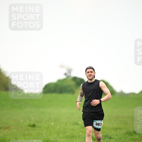 10.05.2026 - 8. Wedeler Halbmarathon Dr. Thomas Lammeyer http://msf.ph/oto/9715828 10.05.2026 12:30:04 Laufen 983 meine-sportfotos.de