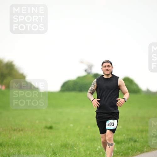 10.05.2026 - 8. Wedeler Halbmarathon Dr. Thomas Lammeyer http://msf.ph/oto/9715832 10.05.2026 12:30:04 Laufen 983 meine-sportfotos.de