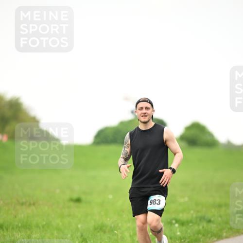 10.05.2026 - 8. Wedeler Halbmarathon Dr. Thomas Lammeyer http://msf.ph/oto/9715838 10.05.2026 12:30:05 Laufen 983 meine-sportfotos.de