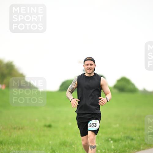 10.05.2026 - 8. Wedeler Halbmarathon Dr. Thomas Lammeyer http://msf.ph/oto/9715841 10.05.2026 12:30:05 Laufen 983 meine-sportfotos.de