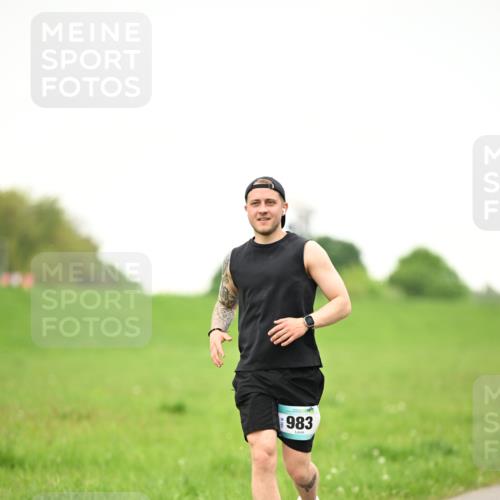 10.05.2026 - 8. Wedeler Halbmarathon Dr. Thomas Lammeyer http://msf.ph/oto/9715846 10.05.2026 12:30:05 Laufen 983 meine-sportfotos.de