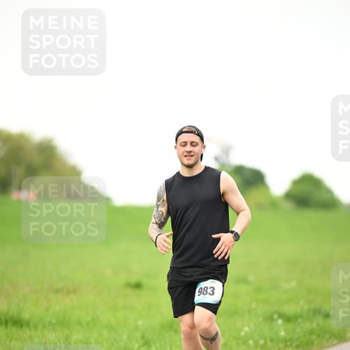 10.05.2026 - 8. Wedeler Halbmarathon Dr. Thomas Lammeyer http://msf.ph/oto/9715848 10.05.2026 12:30:06 Laufen 983 meine-sportfotos.de