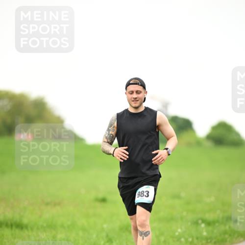 10.05.2026 - 8. Wedeler Halbmarathon Dr. Thomas Lammeyer http://msf.ph/oto/9715849 10.05.2026 12:30:06 Laufen 983 meine-sportfotos.de