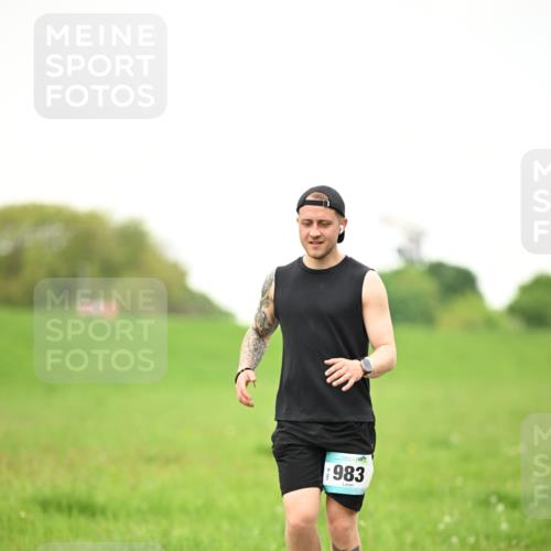 10.05.2026 - 8. Wedeler Halbmarathon Dr. Thomas Lammeyer http://msf.ph/oto/9715850 10.05.2026 12:30:06 Laufen 983 meine-sportfotos.de