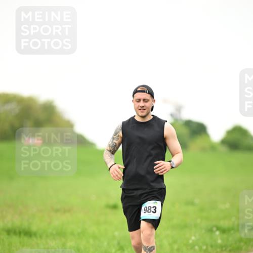 10.05.2026 - 8. Wedeler Halbmarathon Dr. Thomas Lammeyer http://msf.ph/oto/9715852 10.05.2026 12:30:06 Laufen 983 meine-sportfotos.de