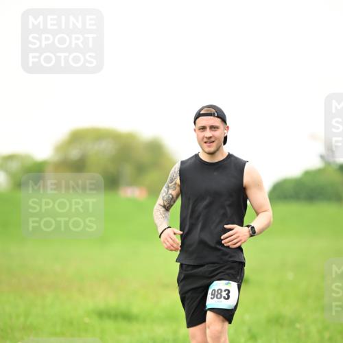 10.05.2026 - 8. Wedeler Halbmarathon Dr. Thomas Lammeyer http://msf.ph/oto/9715860 10.05.2026 12:30:07 Laufen 983 meine-sportfotos.de