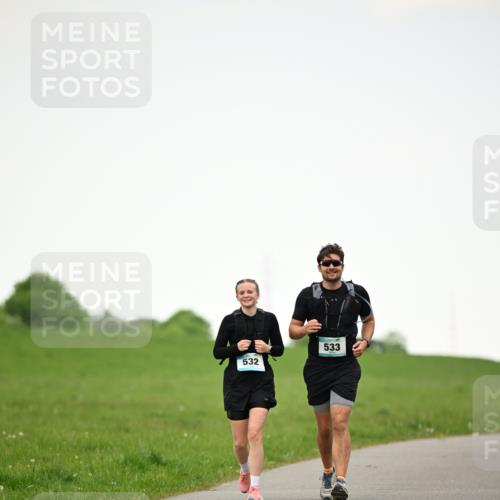 10.05.2026 - 8. Wedeler Halbmarathon Dr. Thomas Lammeyer http://msf.ph/oto/9715871 10.05.2026 12:30:18 Laufen 532, 533 meine-sportfotos.de