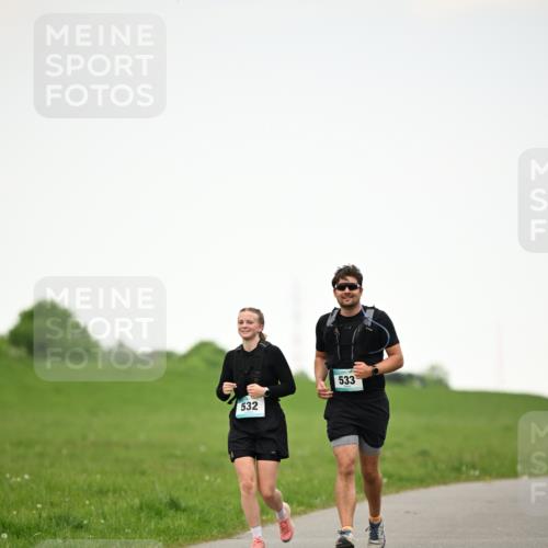 10.05.2026 - 8. Wedeler Halbmarathon Dr. Thomas Lammeyer http://msf.ph/oto/9715874 10.05.2026 12:30:19 Laufen 532, 533 meine-sportfotos.de