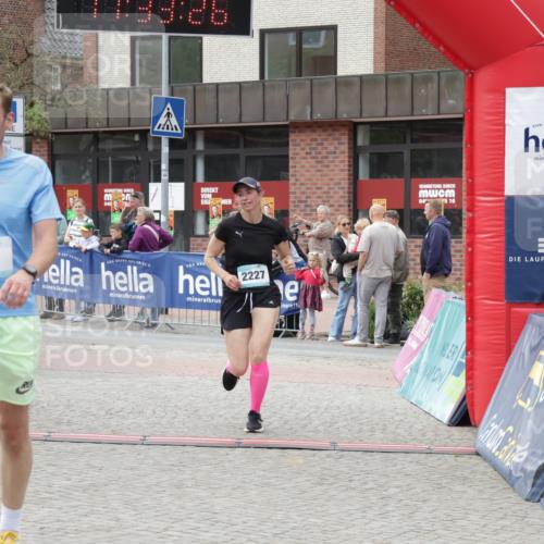 10.05.2026 - 8. Wedeler Halbmarathon Yannick Fuchs http://msf.ph/oto/9715876 10.05.2026 11:33:24 Ziel 86, 960, 2226, 2227 meine-sportfotos.de