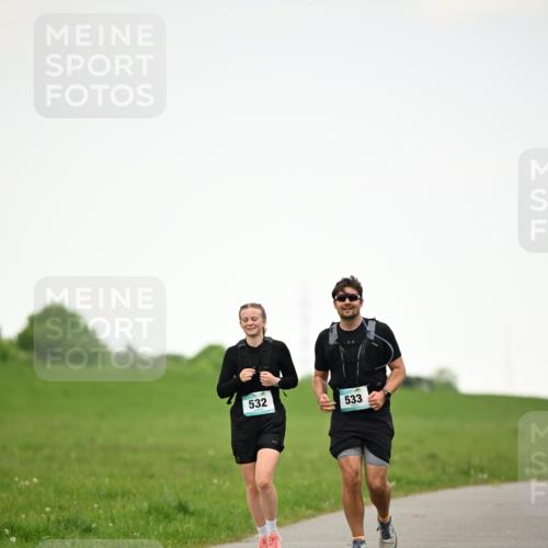 10.05.2026 - 8. Wedeler Halbmarathon Dr. Thomas Lammeyer http://msf.ph/oto/9715877 10.05.2026 12:30:19 Laufen 532, 533 meine-sportfotos.de