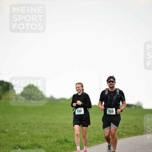 10.05.2026 - 8. Wedeler Halbmarathon Dr. Thomas Lammeyer http://msf.ph/oto/9715881 10.05.2026 12:30:19 Laufen 532, 533 meine-sportfotos.de