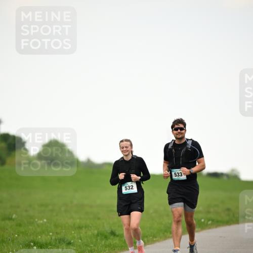 10.05.2026 - 8. Wedeler Halbmarathon Dr. Thomas Lammeyer http://msf.ph/oto/9715884 10.05.2026 12:30:19 Laufen 532, 533 meine-sportfotos.de