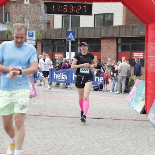 10.05.2026 - 8. Wedeler Halbmarathon Yannick Fuchs http://msf.ph/oto/9715887 10.05.2026 11:33:25 Ziel 86, 897, 960, 2226, 2227 meine-sportfotos.de