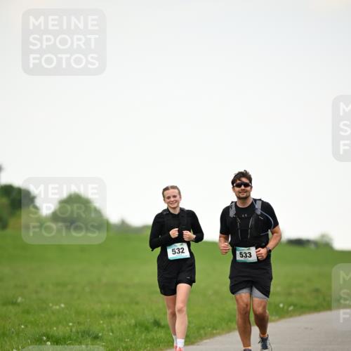 10.05.2026 - 8. Wedeler Halbmarathon Dr. Thomas Lammeyer http://msf.ph/oto/9715888 10.05.2026 12:30:20 Laufen 532, 533 meine-sportfotos.de
